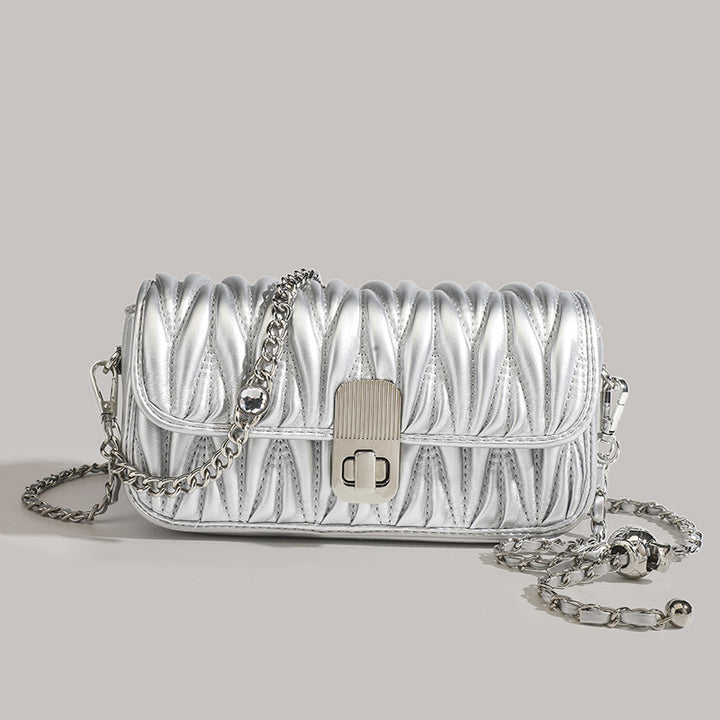 Damen Clutch-Tasche mit eleganter Raffung und hochwertigem Kettenriemen Nord Taschen
