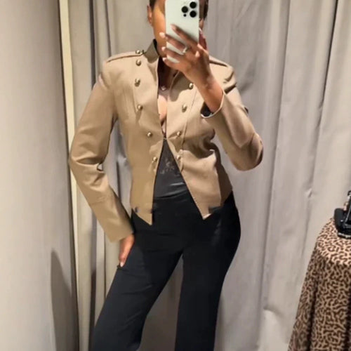Damen Kurzblazer im Militarystil mit doppelreihigen Zierknöpfen Nord Taschen