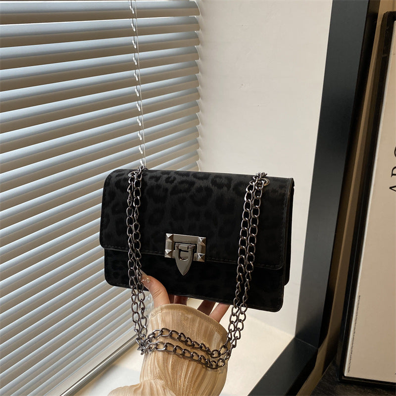 Damen Designer Umhängetasche mit edler Kettenverschlusstechnik Nord Taschen