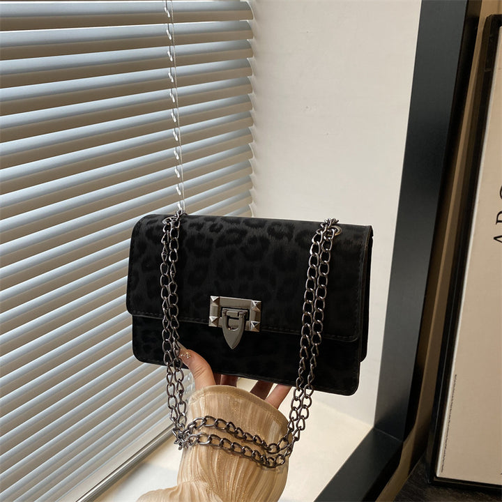 Damen Designer Umhängetasche mit edler Kettenverschlusstechnik Nord Taschen