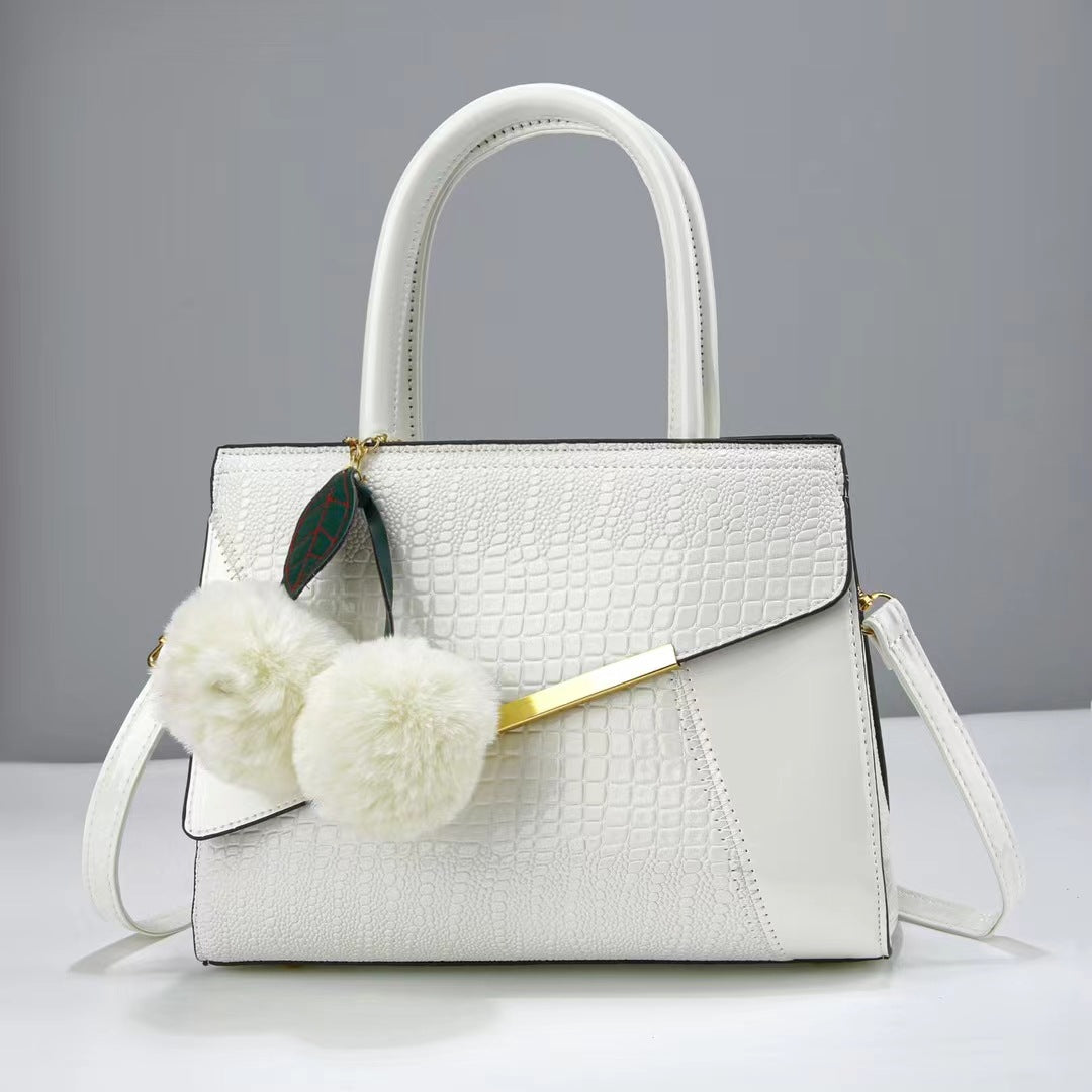 Damen Designer-Handtasche mit strukturiertem Kunstleder und raffinierten Akzenten Nord Taschen