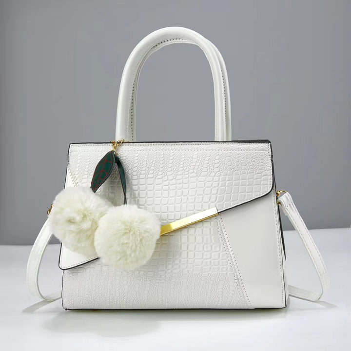 Damen Designer-Handtasche mit strukturiertem Kunstleder und raffinierten Akzenten Nord Taschen