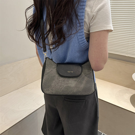 Damen modische Umhängetasche mit elegantem Kettenhenkel und praktischem Klappverschluss Nord Taschen
