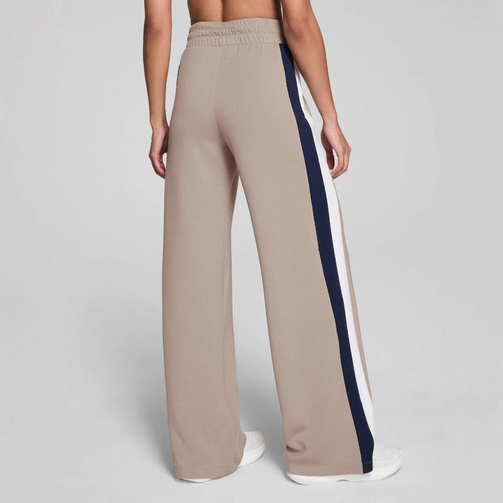 Damen Sportliche lange Hose mit seitlichen Kontraststreifen Nord Taschen