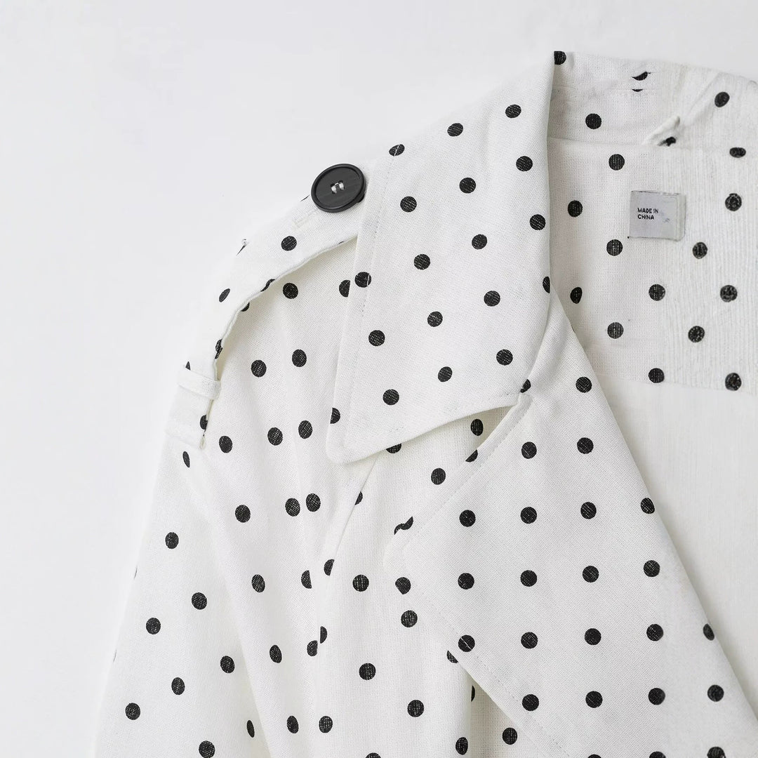 Damen Kurz geschnittener Trenchcoat mit Bindegürtel, Doppelreihe und Polka-Dot-Print Nord Taschen