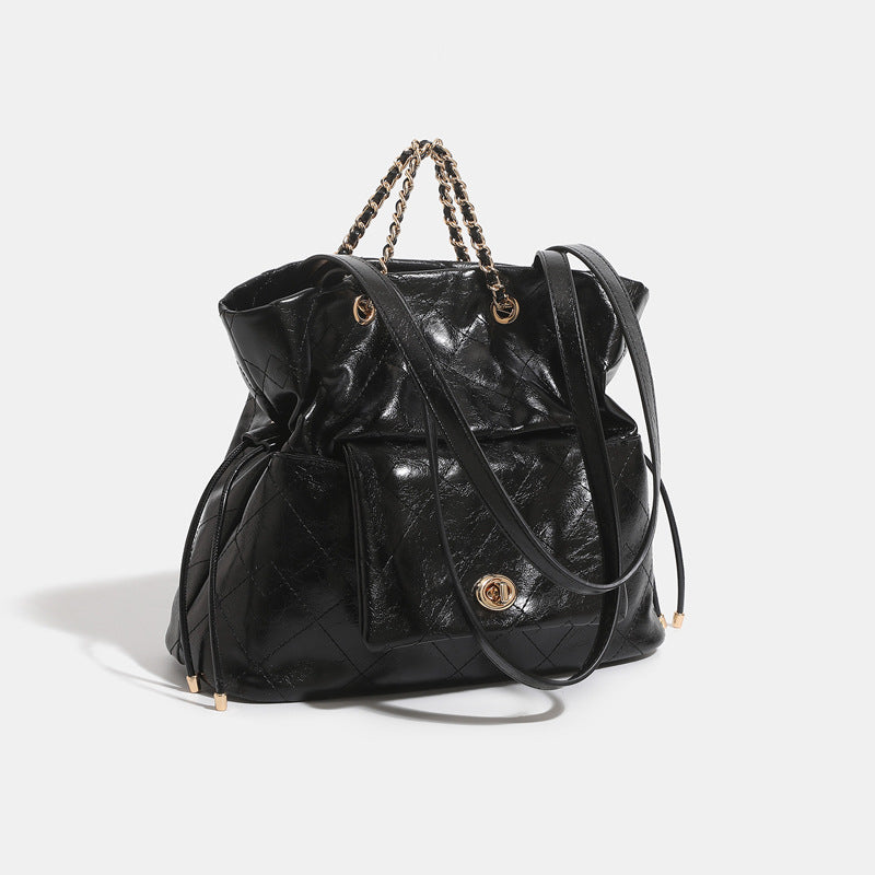 Damen Shopper Tasche mit elegantem Faltendesign und praktischen Innenfächern Nord Taschen