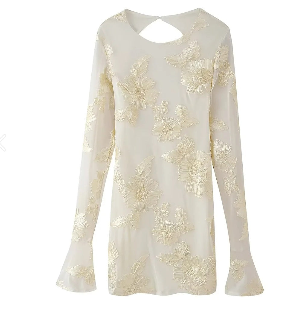 Damen 300+ Chiffonbluse mit floraler 3D Stickerei, Keyhole Rücken und ausgestellten Manschetten Nord Taschen