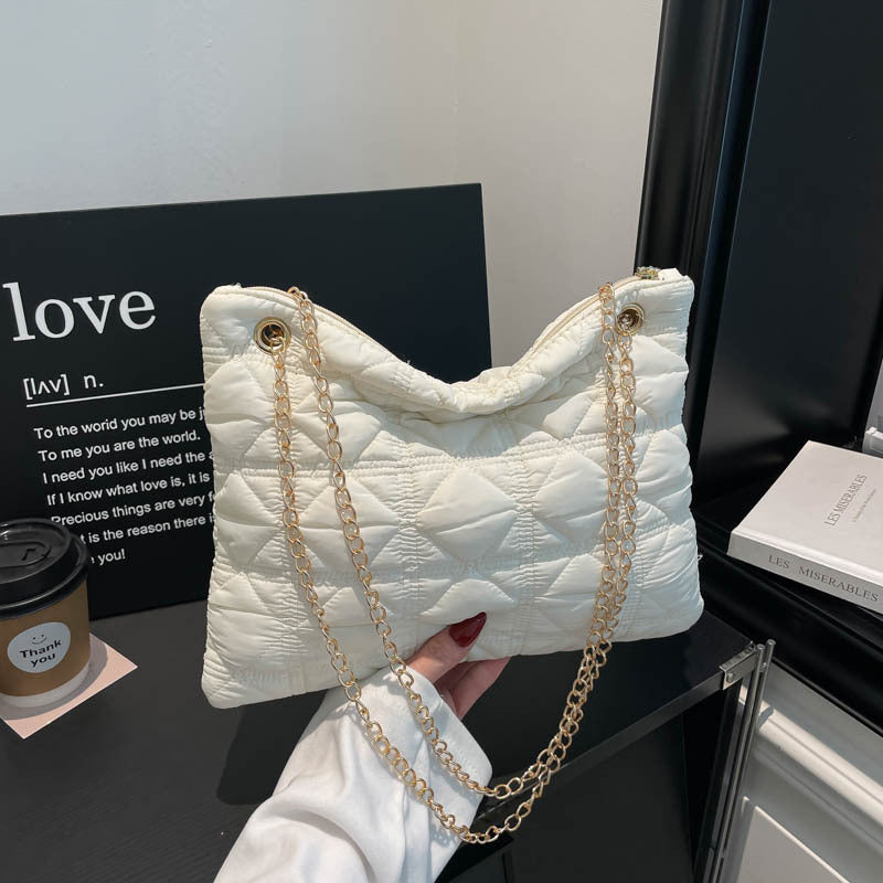 Damen elegante Kettenhandtasche mit gestepptem Design Nord Taschen