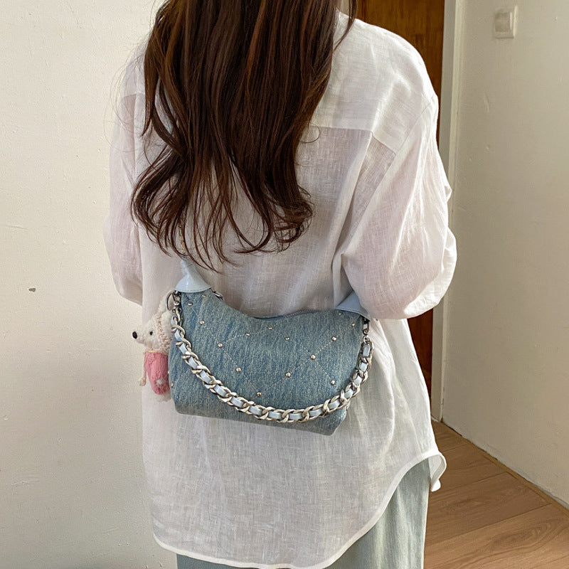 Damen Umhängetasche mit modischem Denim-Design und trendiger Kette Nord Taschen