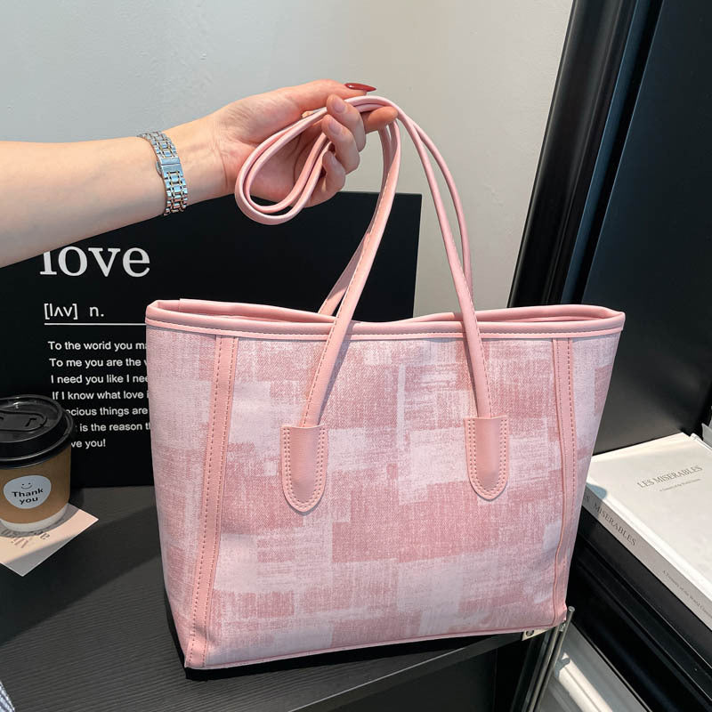 Damen Tragetasche mit strukturiertem Kunstleder und raffinierten Details Nord Taschen
