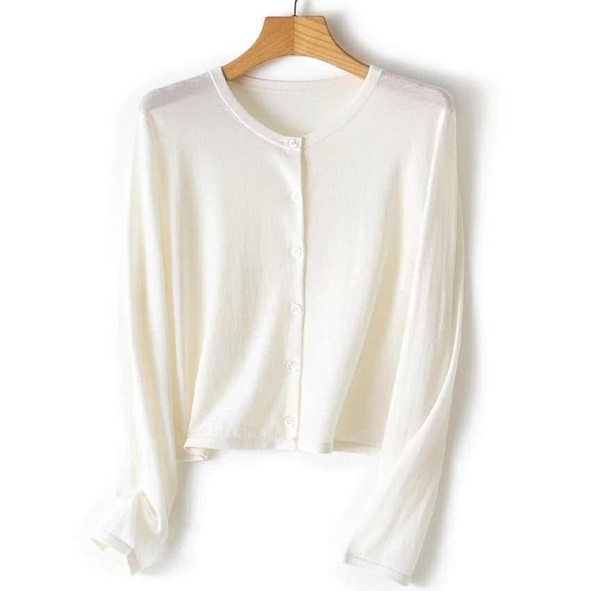 Damen leichte kurz geschnittene Feinstrick-Cardigan mit Rundhalsausschnitt und Knopfleiste Nord Taschen