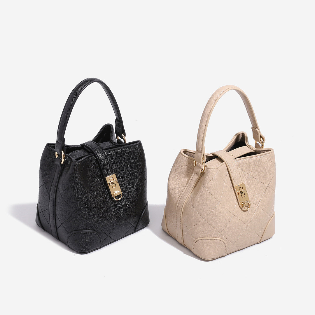 Damen Hobo-Tasche mit elegantem Kettenriemen und strukturiertem Design Nord Taschen