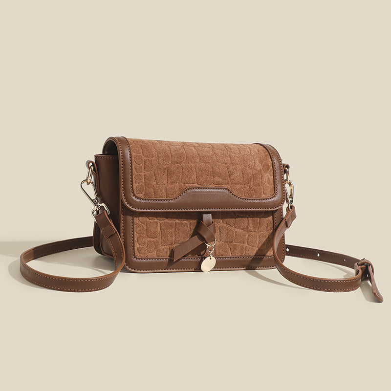 Damen Umhängetasche mit luxuriösem Wildlederakzent und eleganter Klappenöffnung Nord Taschen