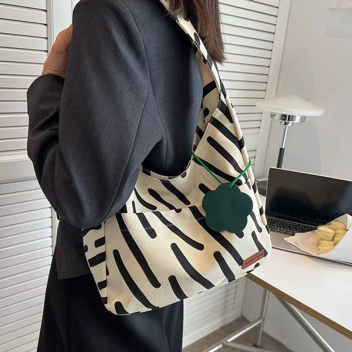 Damen Hobo-Tasche mit modernen Linien und praktischen Innenfächern Nord Taschen