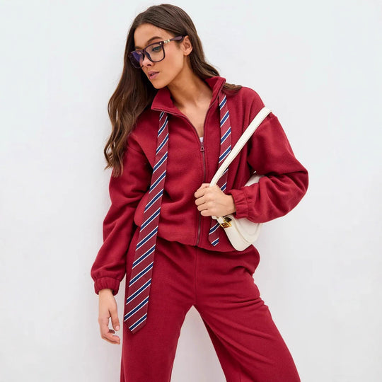 Damen ultrasoftes Microfleece-Set mit kurzer Stehkragen-Zipjacke und weitem High‑Waist Loungehose Nord Taschen