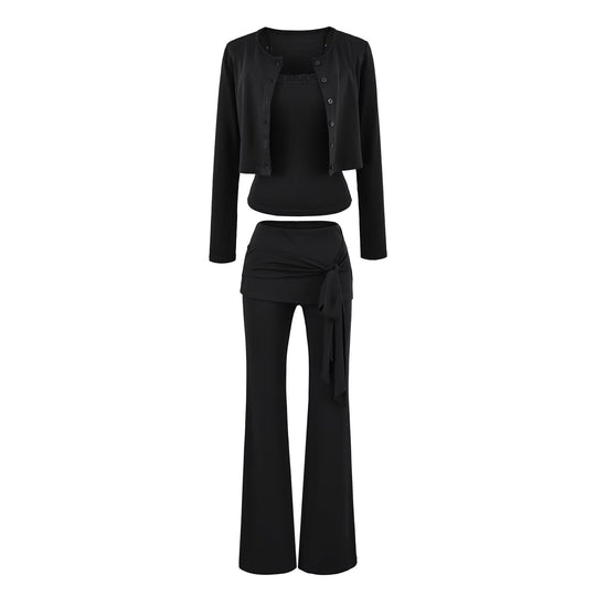 Damen dreiteiliges Lounge-Set mit kurzem Knopfcardigan, Spitzentop und Wickel-Schlaghose Nord Taschen