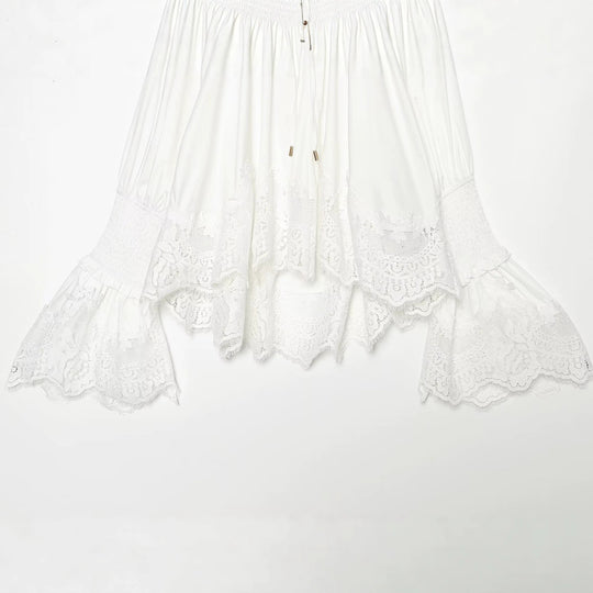 Damen Bluse mit hohem Rüschenkragen, geschmückten Manschetten und Spitzenbordüre Nord Taschen