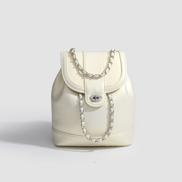 Damen Umhängetasche mit elegantem Kettenhenkel und stilvollem Faltendesign Nord Taschen