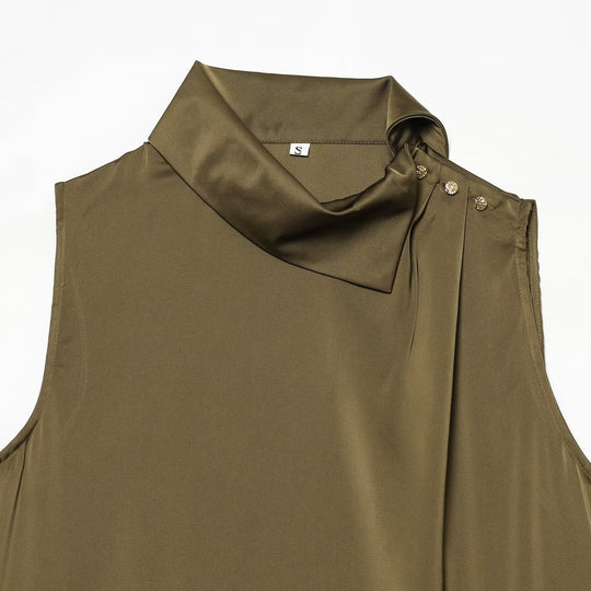 Damen Ärmellose Satinbluse mit drapiertem Stehkragen und Zierknopfleiste Nord Taschen