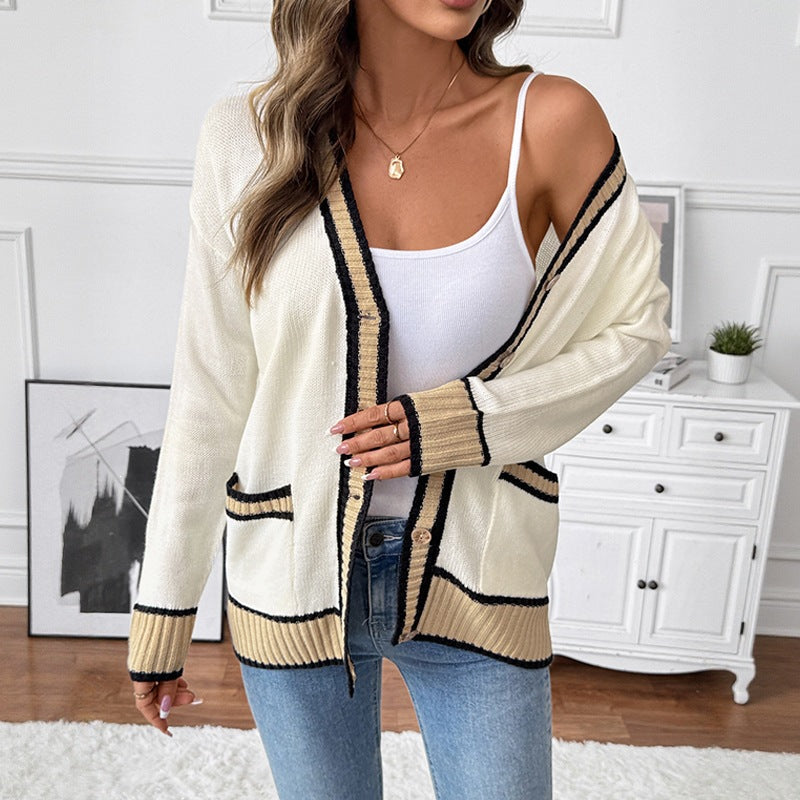 Damen Langer Feinstrick-Cardigan mit V-Ausschnitt, Kontrastpaspeln und aufgesetzten Pattentaschen Nord Taschen