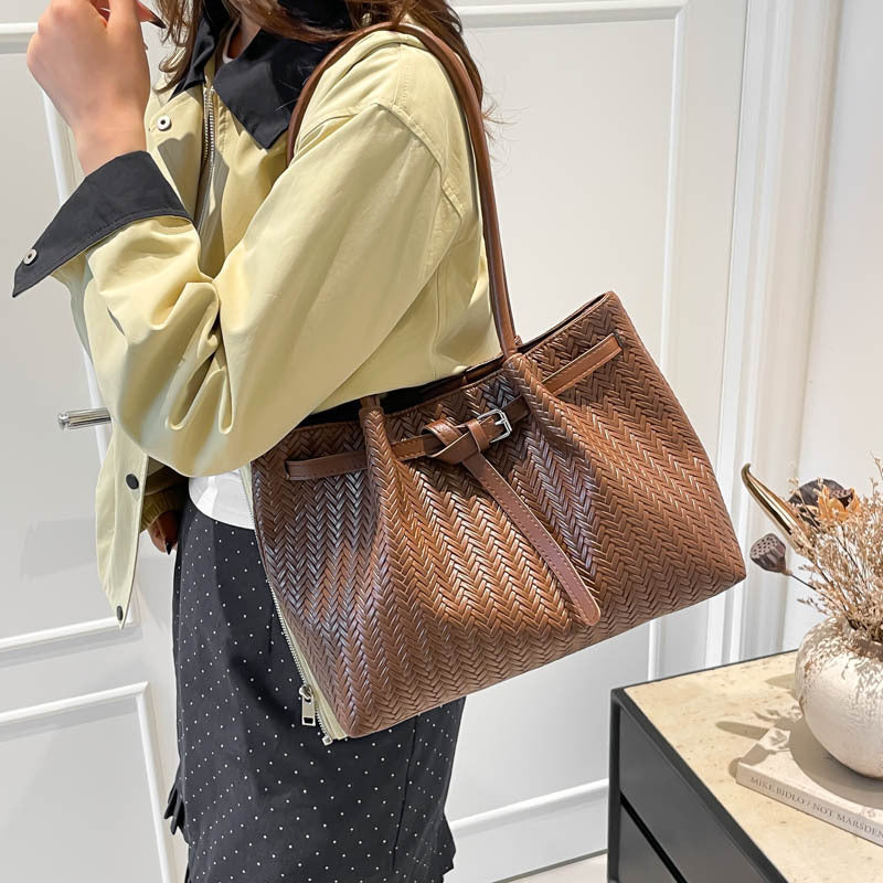 Damen Shopper-Tasche im geflochtenen Design mit stilvollen Akzenten Nord Taschen