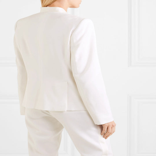Damen Couture-Zweireiher-Blazer mit minimalistischem Schalkragen und nahtverdeckten Stoffknöpfen Nord Taschen