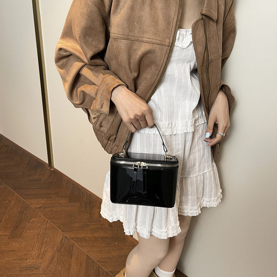 Damen moderne Handtasche mit glänzender Lackoberfläche und abnehmbarem Schulterriemen Nord Taschen