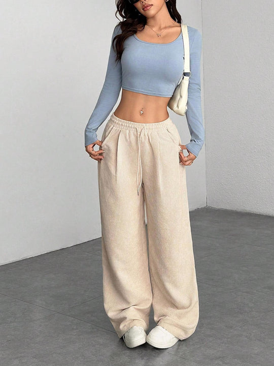 Damen Cordhose mit weitem Bein, elastischem Bund und Kordelzug Nord Taschen