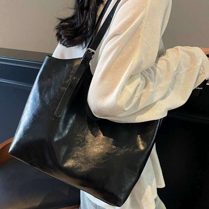 Damen Tote Tasche mit hochwertiger Glanzoberfläche und verstellbarem Trageriemen Nord Taschen