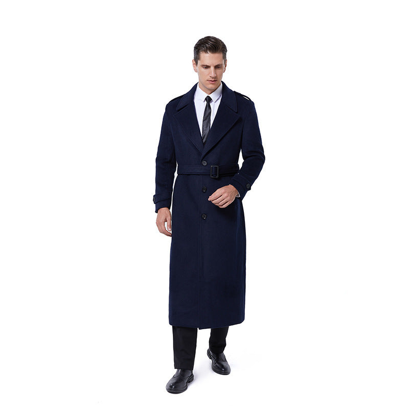Herren Maxilanger Mantel aus Wollmix mit Bindegürtel, Epauletten und klassischem Revers Nord Taschen