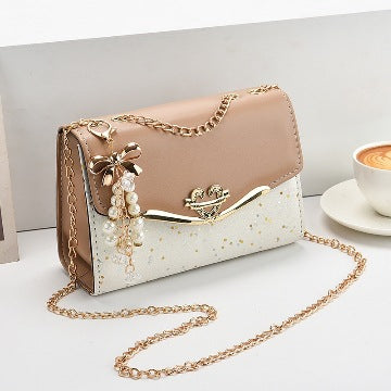 Damen elegante Umhängetasche mit glänzenden Akzenten Nord Taschen