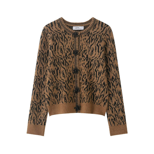 Damen Strickcardigan mit Leopardenjacquard, perlenverzierten Zierknöpfen und kurzem Saum Nord Taschen