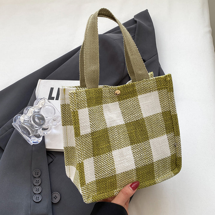 Damen Tragetasche mit lässiger Karomusterung und verspieltem Herzanhänger Nord Taschen