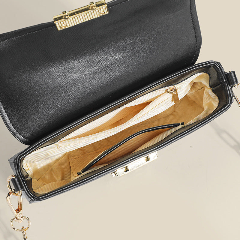 Damen Clutch-Tasche mit raffinierter Krokodilprägung und elegantem Kettenverschluss Nord Taschen