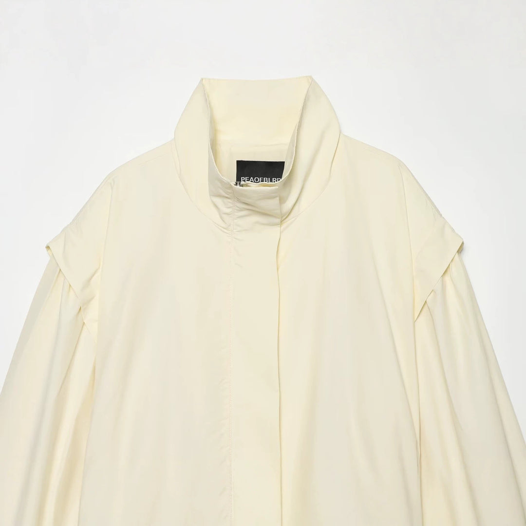 Damen Kurzjacke aus fließendem Stoff mit Taillengürtel und Cape-Schulter Nord Taschen