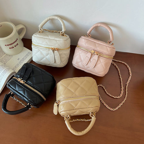 Damen elegante Mini-Tasche mit goldenen Details und praktischem Reißverschluss Nord Taschen