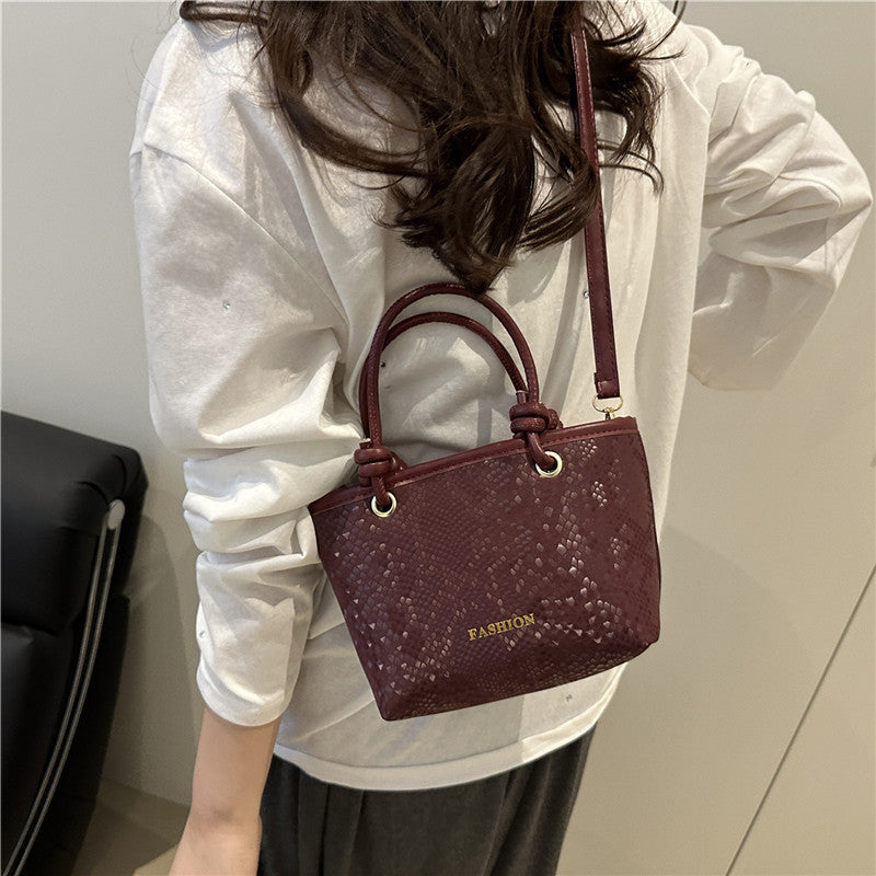 Damen Handtasche aus hochwertigem Kunstleder im edlen Netzdesign Nord Taschen