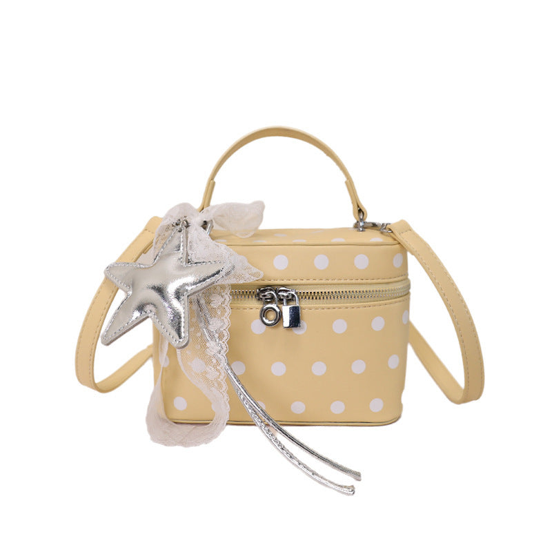 Damen Mini-Handtasche mit verspieltem Design und eleganten Akzenten Nord Taschen