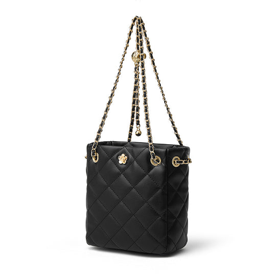 Damen Bucket-Tasche mit edlem Steppmuster und goldenen Details Nord Taschen