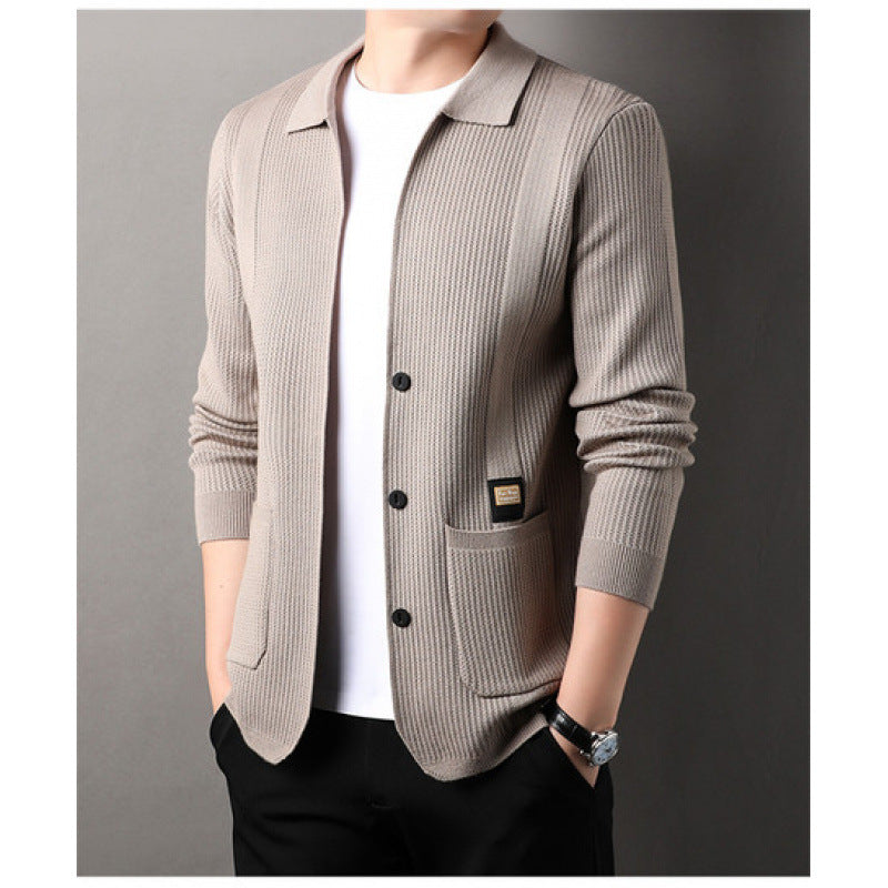 Herren Feinstrukturierte Strickjacke mit Hemdkragen, Knopfleiste und aufgesetzten Taschen Nord Taschen
