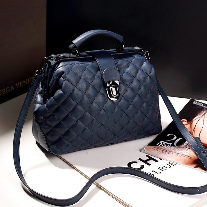 Damen Handtasche aus hochwertigem, gestepptem Kunstleder mit eleganter Schnalle Nord Taschen