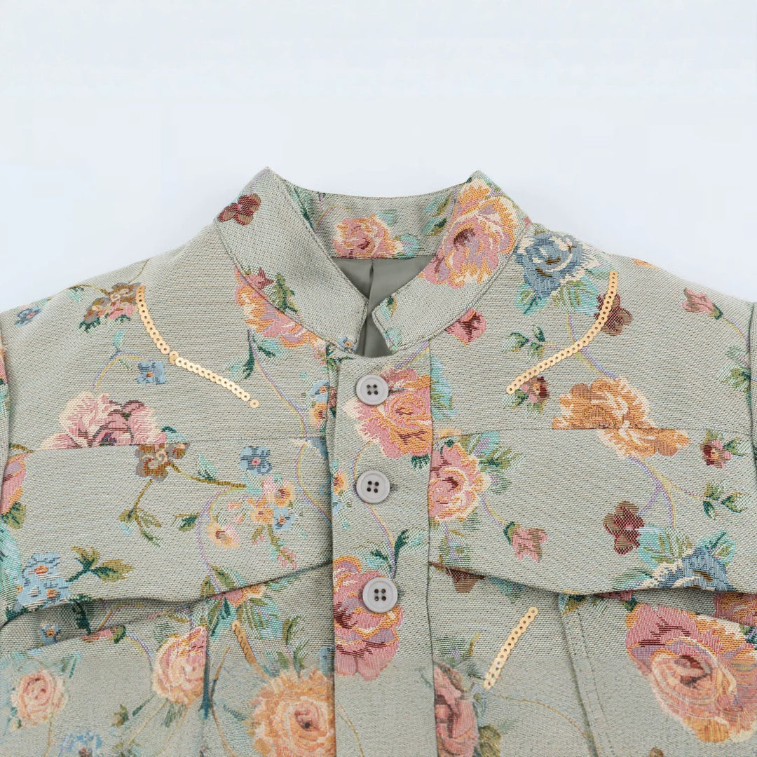 Damen geblümte Jacquard‑Kurzjacke mit Stehkragen, Pattentaschen und Paillettenbesatz Nord Taschen