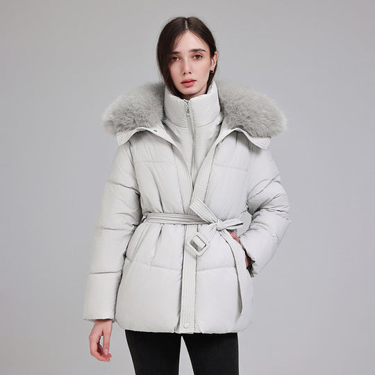 Damen nan luxuriöse kurze Pufferjacke mit integriertem Windschutzkragen und Taillengürtel Nord Taschen