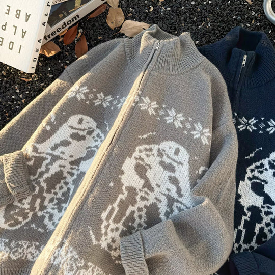 Unisex Übergroße Strickjacke mit durchgehendem Reißverschluss, hohem Rippkragen und Eulen-Intarsien Nord Taschen