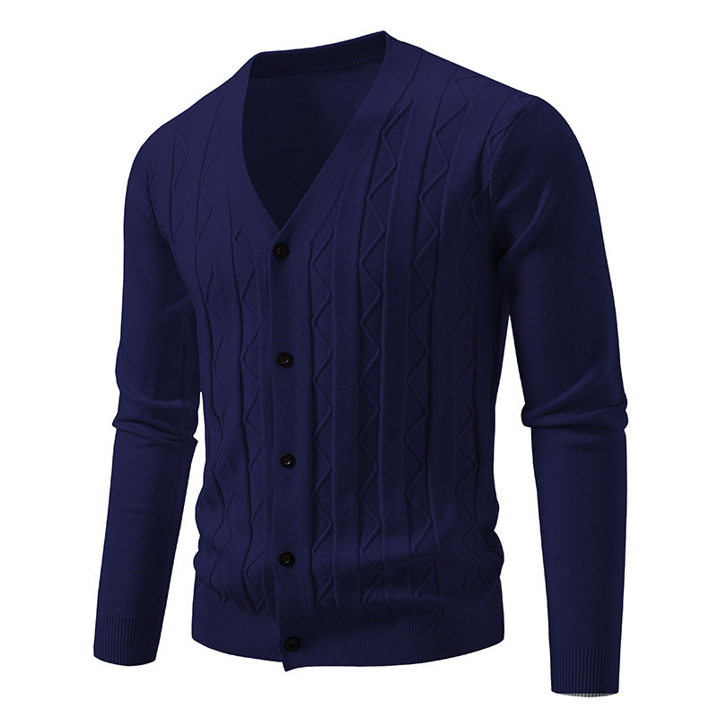 Herren V-Ausschnitt Strickjacke mit dezenter Zopfmusterstruktur und durchgehender Knopfleiste Nord Taschen