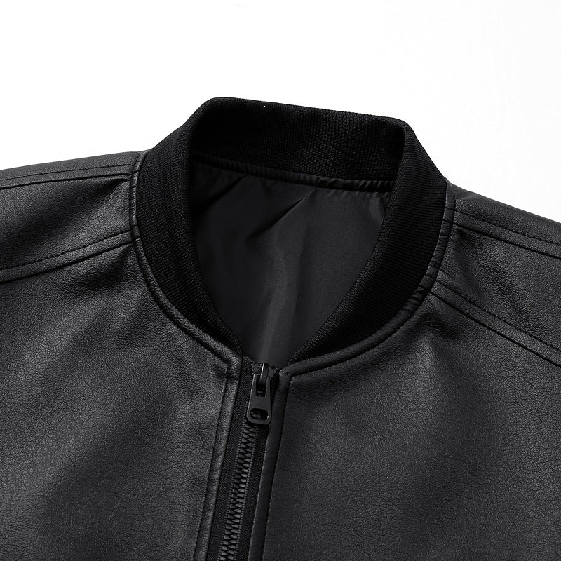 Herren Lederbomberjacke mit schmalem Stehkragen, verdecktem Reißverschluss und minimalistischen Ziernähten Nord Taschen