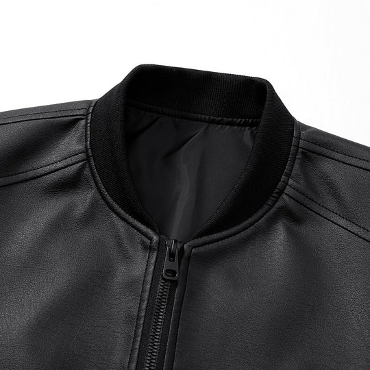 Herren Lederbomberjacke mit schmalem Stehkragen, verdecktem Reißverschluss und minimalistischen Ziernähten Nord Taschen