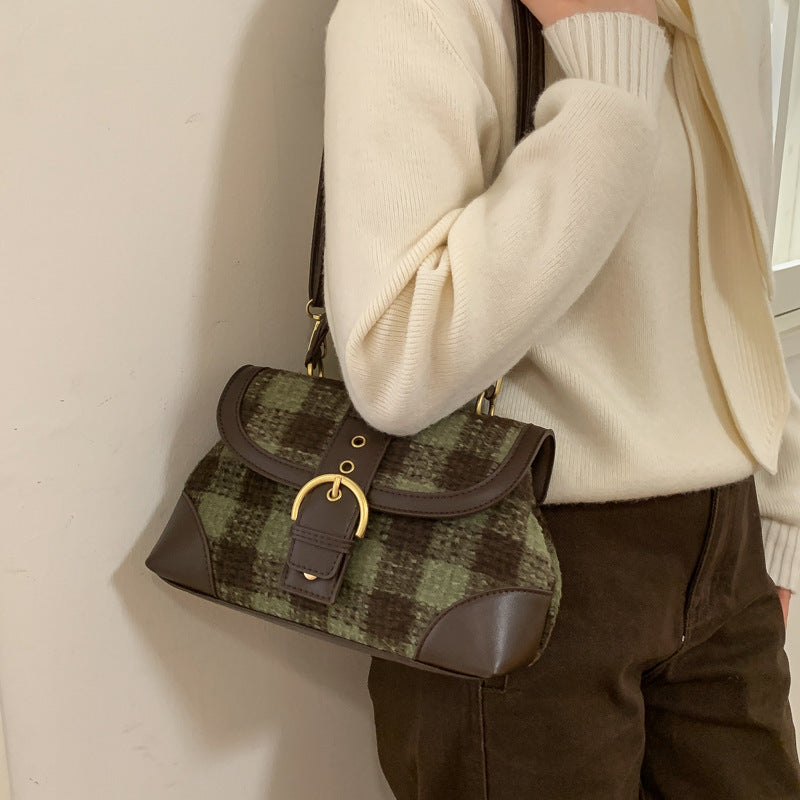 Damen Handtasche mit modernem Karomuster und elegantem Verschluss Nord Taschen