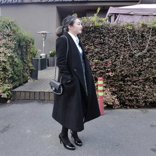 Damen Midilanger taillierter Wollmix-Longcoat mit Schalkragen, Eingrifftaschen und dezenten Zierknöpfen Nord Taschen