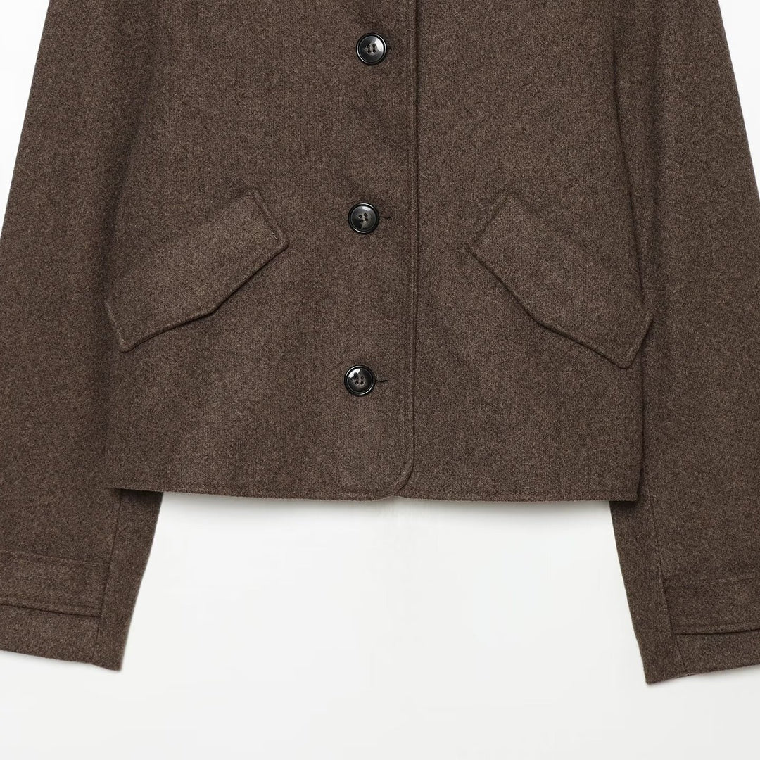 Damen Cropped Boxy-Jacke mit hohem Stehkragen, Knopfleiste und aufgesetzten Pattentaschen Nord Taschen